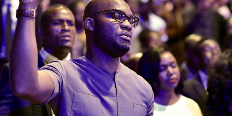 NOUS SOMMES UN AVEC CHRIST